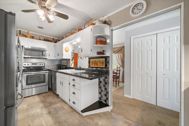 2528 Faulkner Dr, Hopkinsville, KY 42240