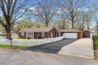 2528 Faulkner Dr, Hopkinsville, KY 42240