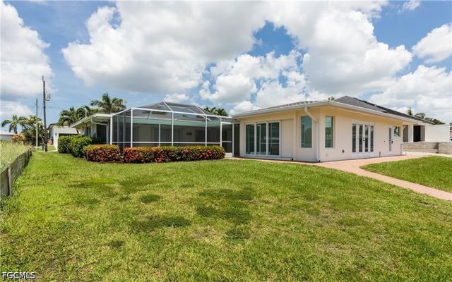 5609 De Soto CT, Cape Coral, FL 33904