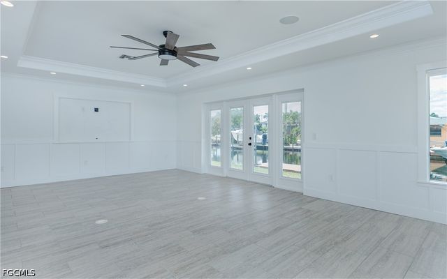 5609 De Soto CT, Cape Coral, FL 33904