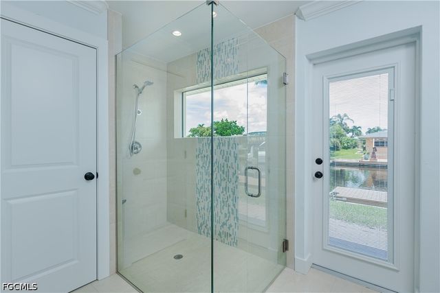 5609 De Soto CT, Cape Coral, FL 33904