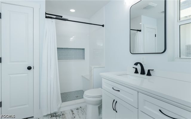 5609 De Soto CT, Cape Coral, FL 33904