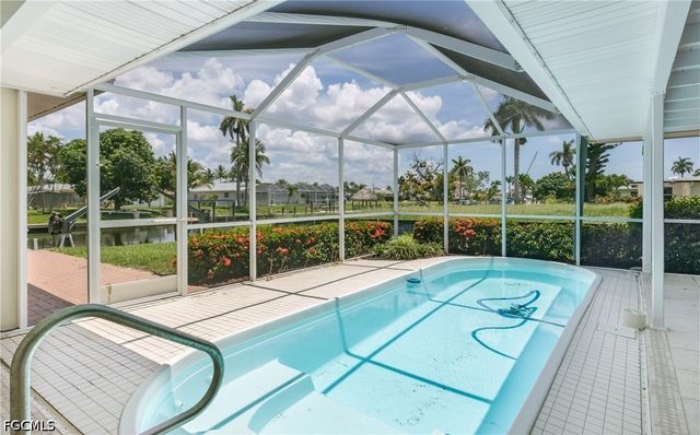 5609 De Soto CT, Cape Coral, FL 33904