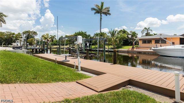 5609 De Soto CT, Cape Coral, FL 33904