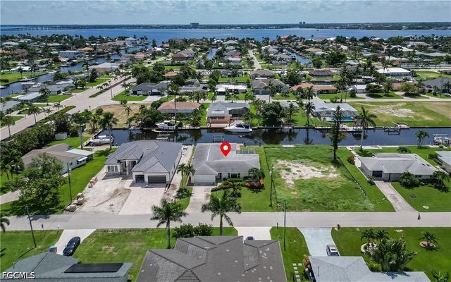 5609 De Soto CT, Cape Coral, FL 33904
