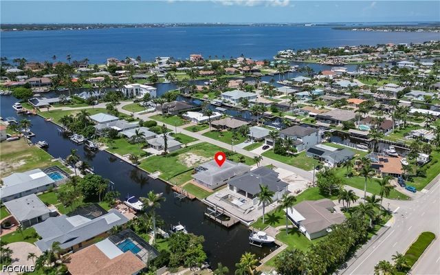 5609 De Soto CT, Cape Coral, FL 33904
