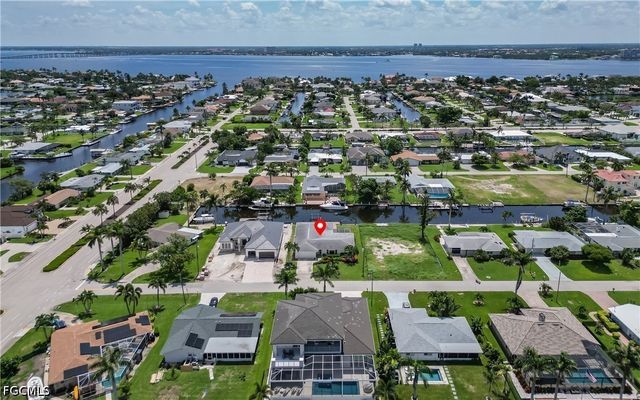 5609 De Soto CT, Cape Coral, FL 33904