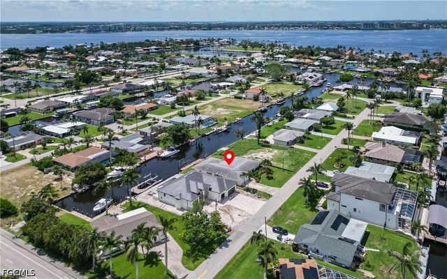 5609 De Soto CT, Cape Coral, FL 33904