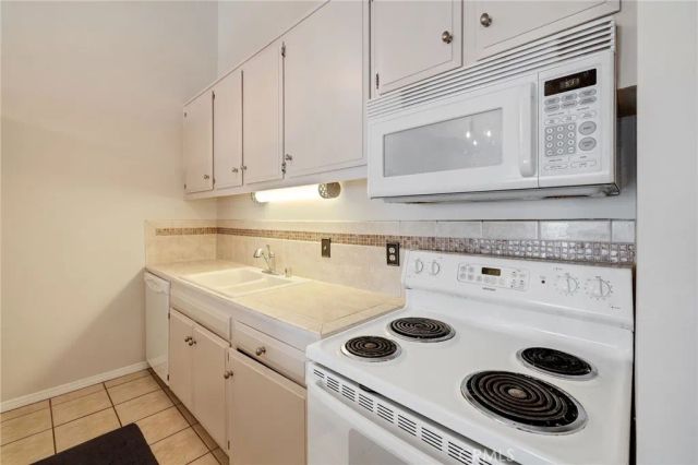 902 Camino Real 204, Redondo Beach, CA 90277