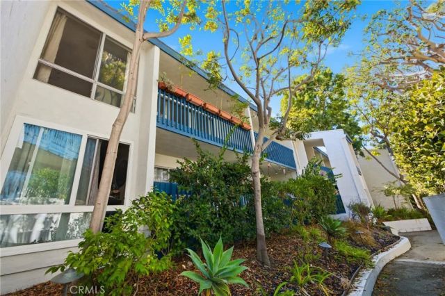 902 Camino Real 204, Redondo Beach, CA 90277