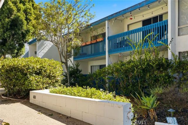 902 Camino Real 204, Redondo Beach, CA 90277