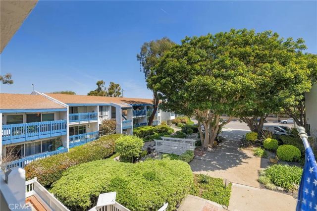902 Camino Real 204, Redondo Beach, CA 90277