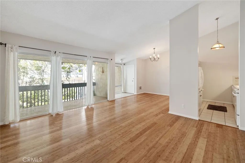 902 Camino Real 204, Redondo Beach, CA 90277