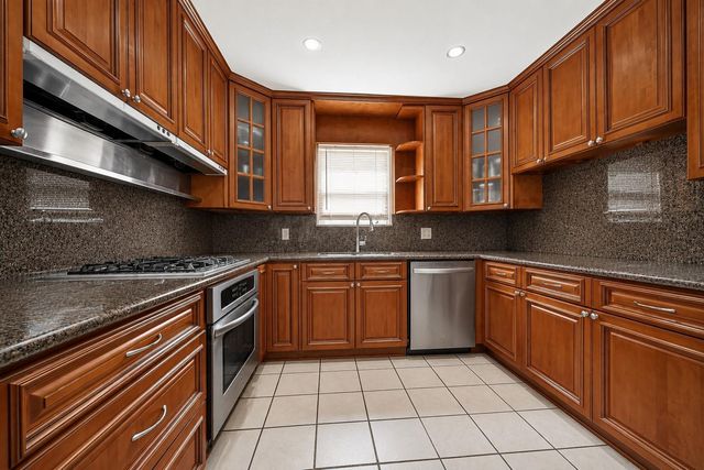 8831 Sandstone Street, Houston, TX 77036