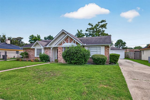 8831 Sandstone Street, Houston, TX 77036