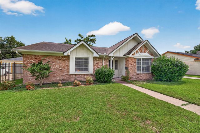 8831 Sandstone Street, Houston, TX 77036