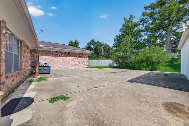 8831 Sandstone Street, Houston, TX 77036