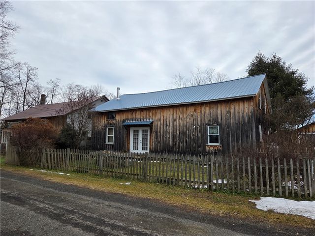 110 Clarence Howe Road, Pittsfield, NY 13411