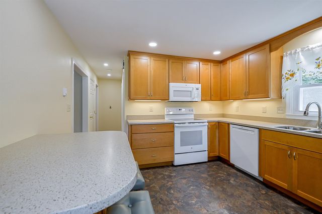 69 Forest Lane, Boscawen, NH 03303