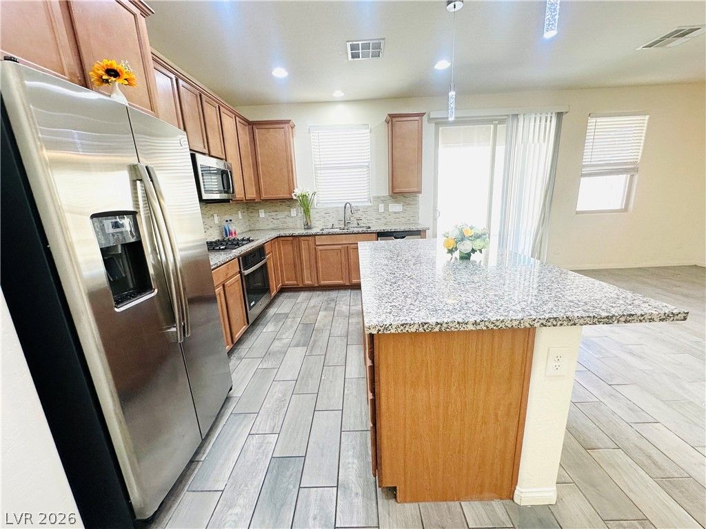 Image 11 of property listing at 12525 Skylight View Street, Las Vegas, NV 89138