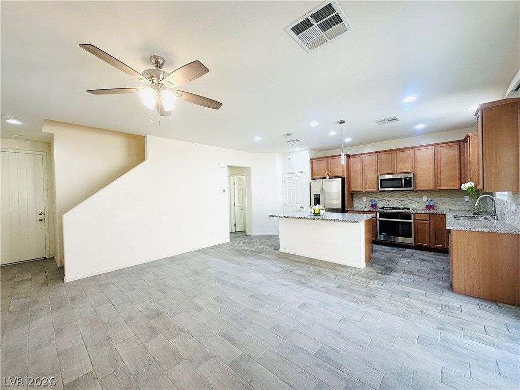 Image 14 of property listing at 12525 Skylight View Street, Las Vegas, NV 89138