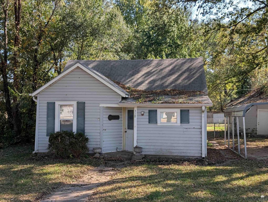 318 12th Street, Ogden, KS 66517