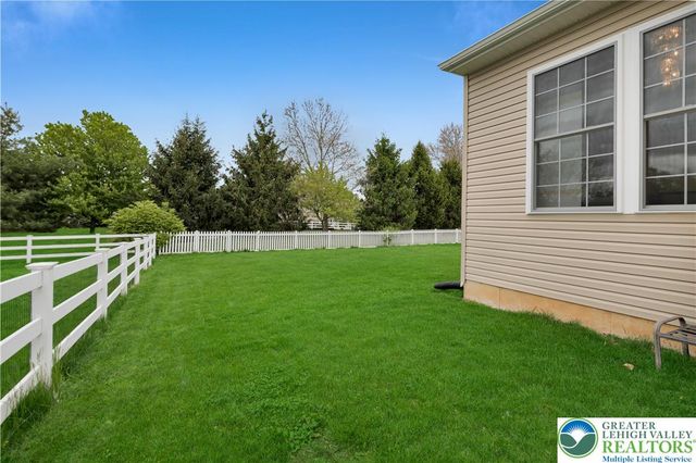 8595 Pathfinder Road, Upper Macungie Twp, PA 18031