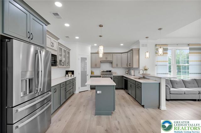 8595 Pathfinder Road, Upper Macungie Twp, PA 18031