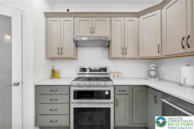 8595 Pathfinder Road, Upper Macungie Twp, PA 18031