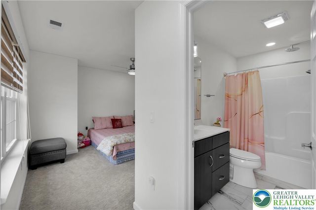 8595 Pathfinder Road, Upper Macungie Twp, PA 18031