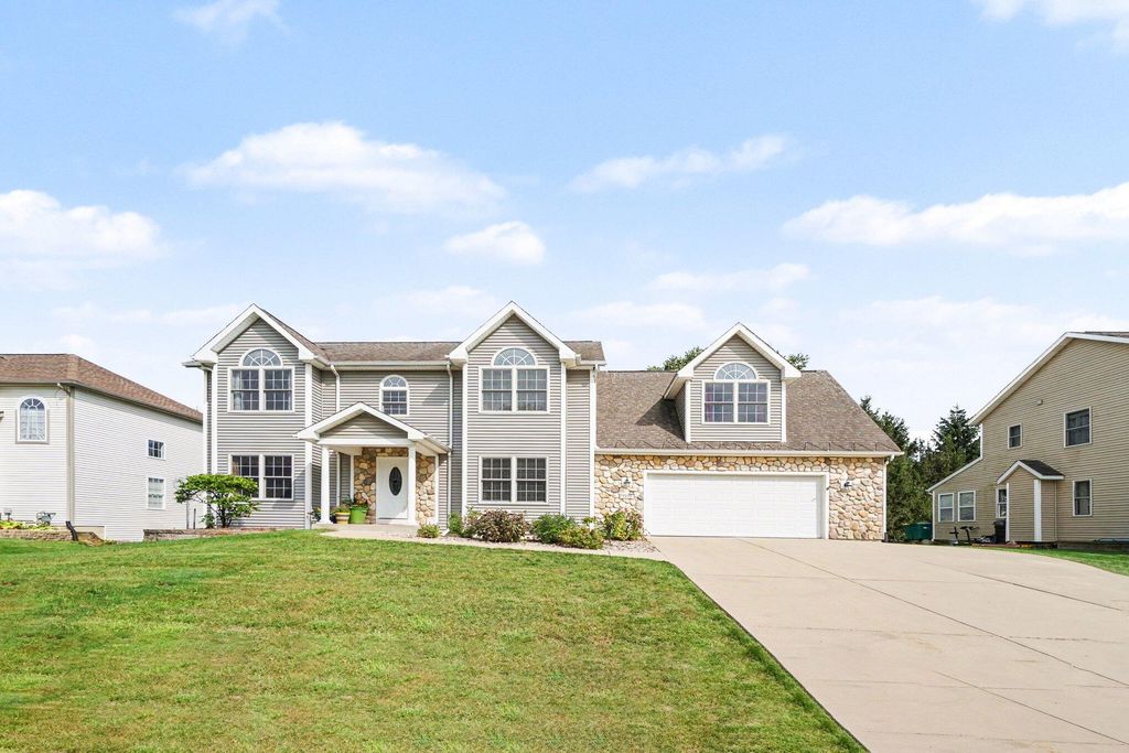 7875 Reindeer Street, Portage City, MI 49002