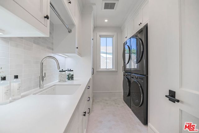 1072 Amalfi Drive, Pacific Palisades, CA 90272