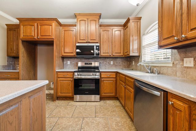 35 Joshua Circle, Conway, AR 72032