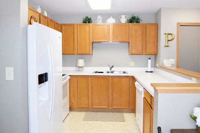 801 N Mclean Boulevard 258, Elgin, IL 60123