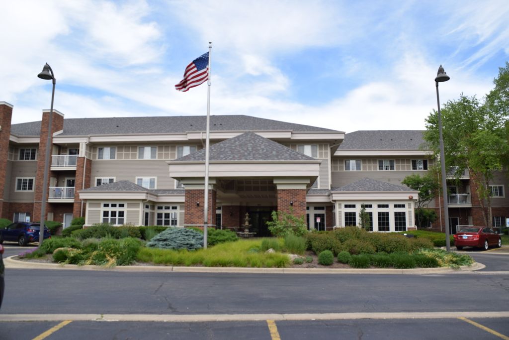 801 N Mclean Boulevard 258, Elgin, IL 60123