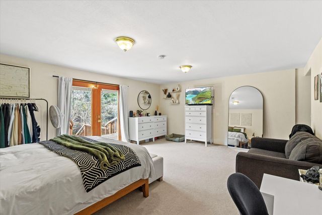 928 N Old Stage Road, Wolf Creek, OR 97497