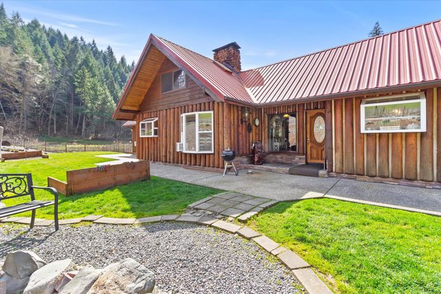 928 N Old Stage Road, Wolf Creek, OR 97497