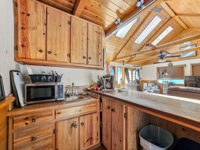 928 N Old Stage Road, Wolf Creek, OR 97497