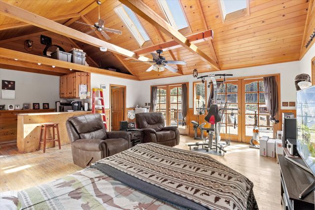 928 N Old Stage Road, Wolf Creek, OR 97497