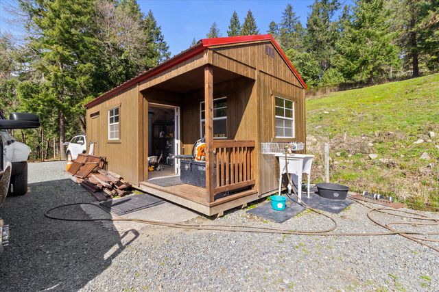 928 N Old Stage Road, Wolf Creek, OR 97497