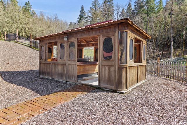 928 N Old Stage Road, Wolf Creek, OR 97497