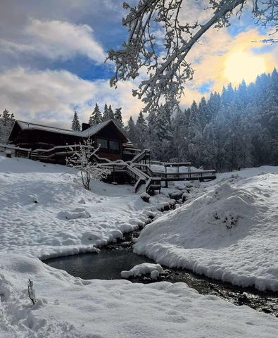 928 N Old Stage Road, Wolf Creek, OR 97497