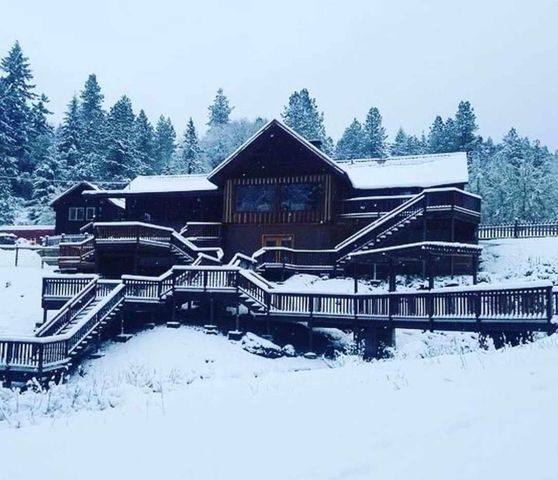 928 N Old Stage Road, Wolf Creek, OR 97497