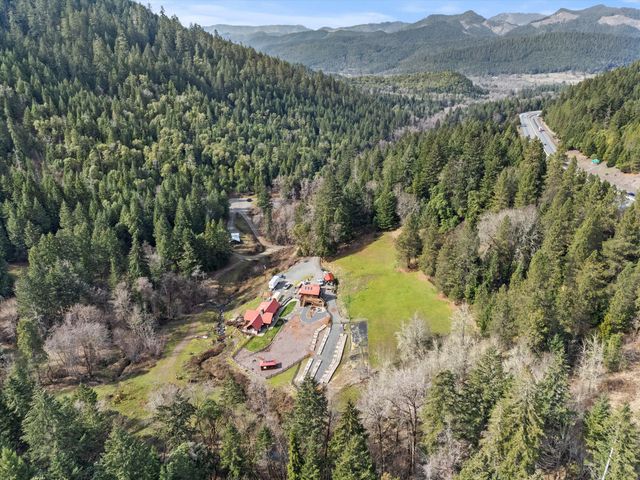 928 N Old Stage Road, Wolf Creek, OR 97497