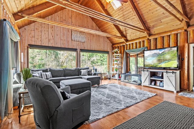 928 N Old Stage Road, Wolf Creek, OR 97497