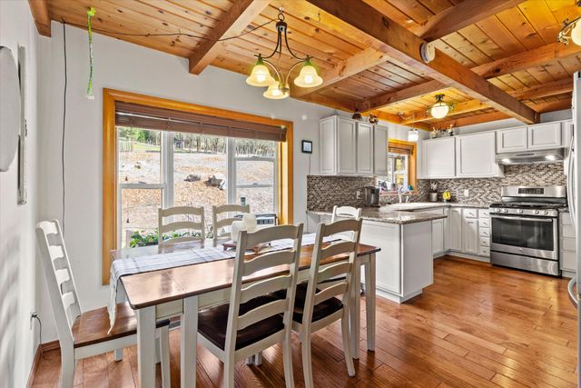 928 N Old Stage Road, Wolf Creek, OR 97497