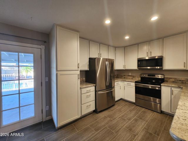 1116 E REDFIELD Road, Tempe, AZ 85283