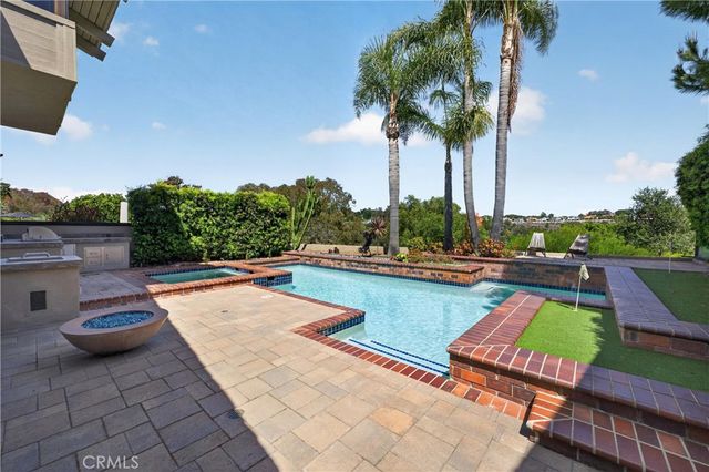 4 Woodhaven, Laguna Niguel, CA 92677
