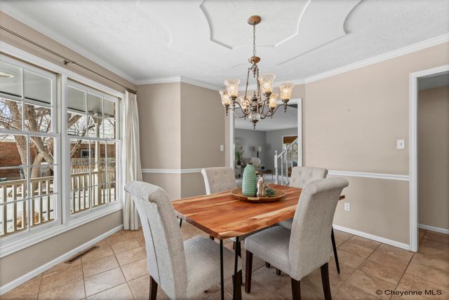 912 OAKHURST DR, Cheyenne, WY 82009