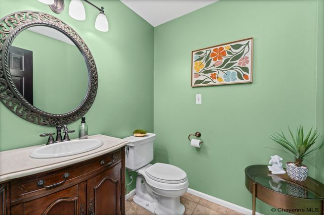 912 OAKHURST DR, Cheyenne, WY 82009